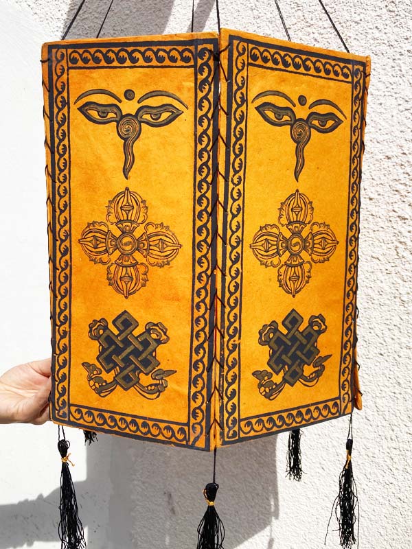 Nepáli szerencse szimbólumos lampion hatszögletű 33 cm