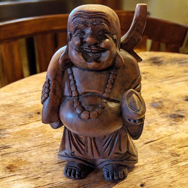 Bőséghozó Buddha szobor 24 cm magas