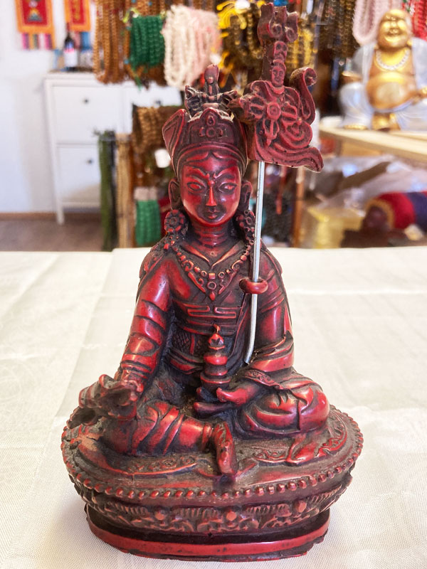 Guru Rinpocse szobor 17 cm magas