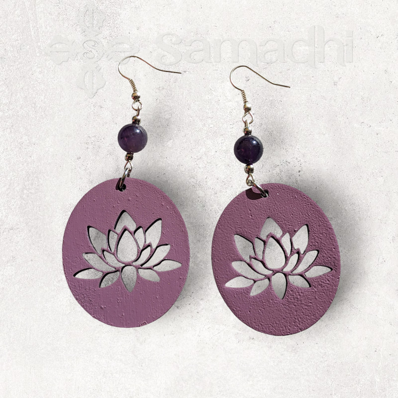 Lótusz mintás lézervágott fülbevalópár ametiszt ásvánnyal